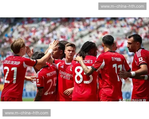 拜仁vs科隆比赛因照明弹烟雾中断9分钟,严寒天气加剧能见度问题 拜仁vs科隆比赛因照明弹烟雾中断9分钟,严寒天气加剧能见度问题